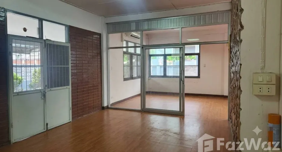 Casa en venta de 2 habitaciones en Bang Khae, Bangkok