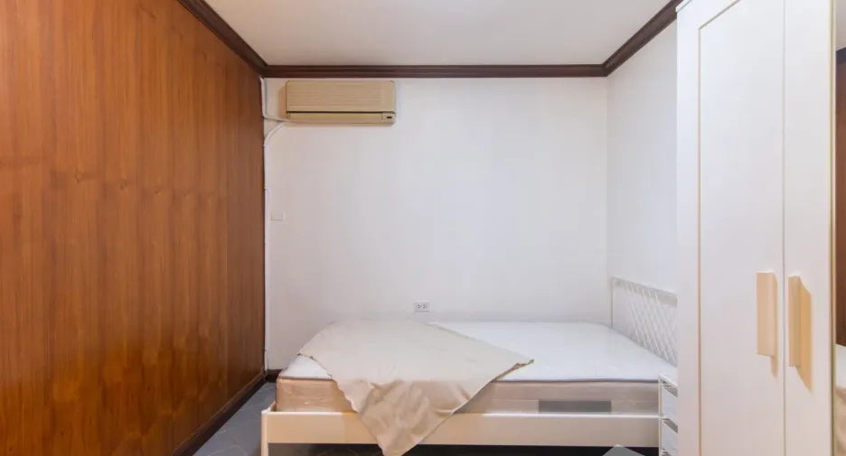 For sale 3 bedrooms condo in Yan Nawa, Bangkok