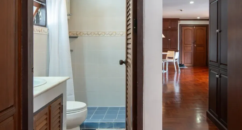 For sale 3 bedrooms condo in Yan Nawa, Bangkok