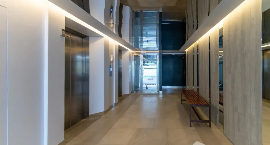 For sale 3 bedrooms condo in Yan Nawa, Bangkok