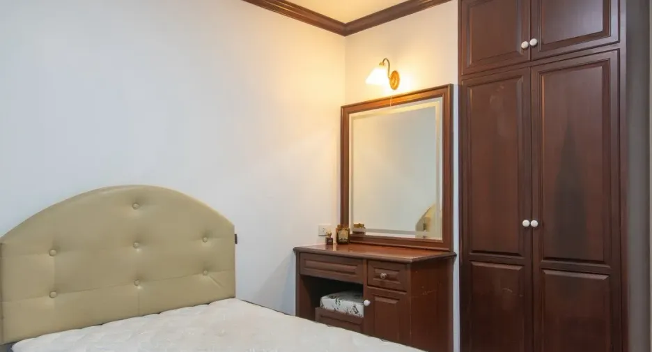 For sale 3 bedrooms condo in Yan Nawa, Bangkok
