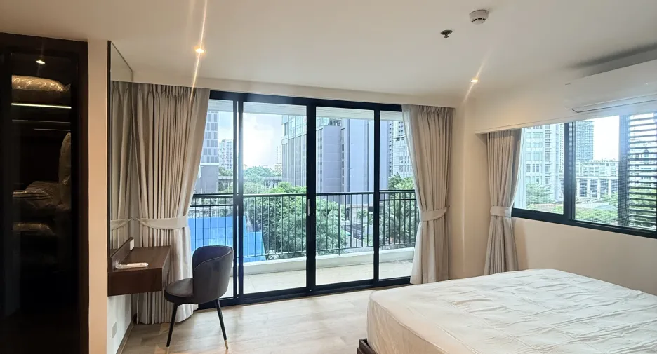 For rent 3 bedrooms condo in Watthana, Bangkok