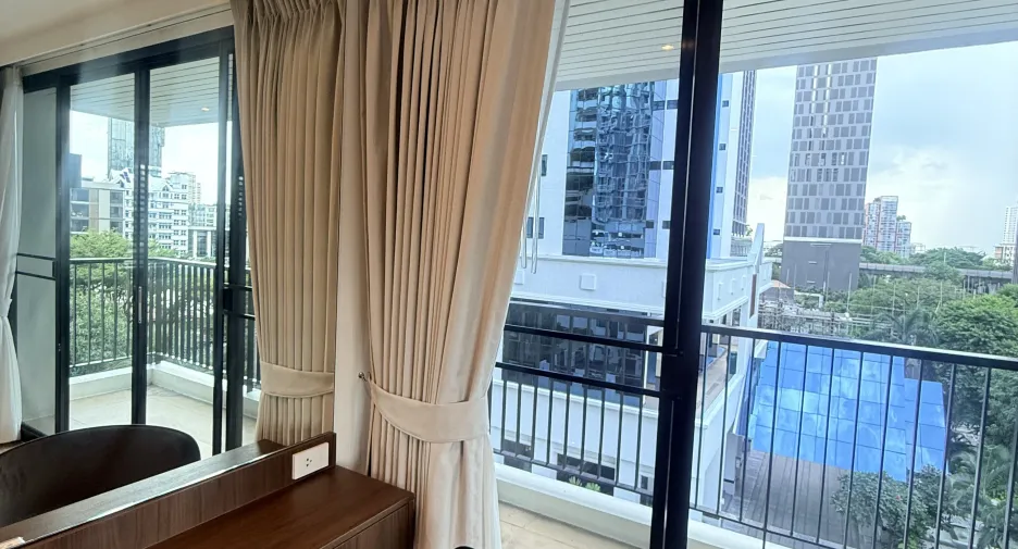 For rent 3 bedrooms condo in Watthana, Bangkok