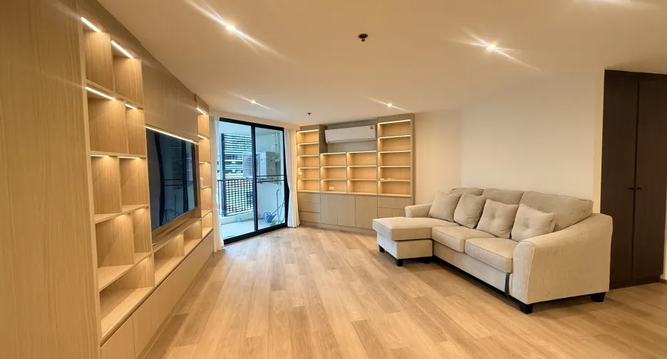 For rent 3 bedrooms condo in Watthana, Bangkok