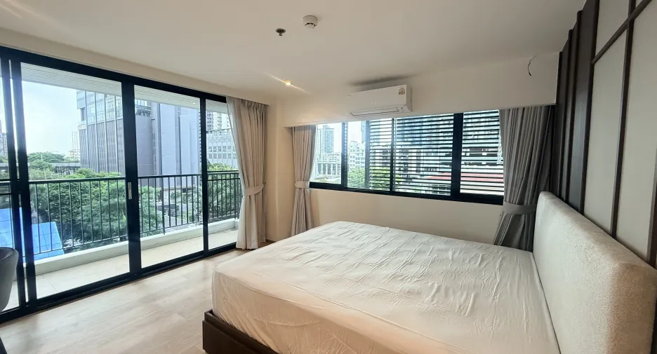 For rent 3 bedrooms condo in Watthana, Bangkok