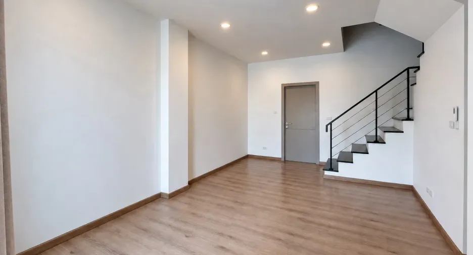 For rent 3 bedrooms townhouse in Bueng Kum, Bangkok