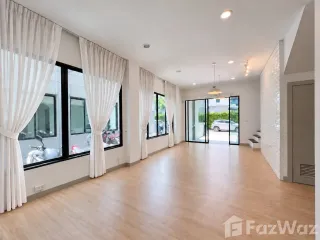 For rent 3 bedrooms townhouse in Bueng Kum, Bangkok