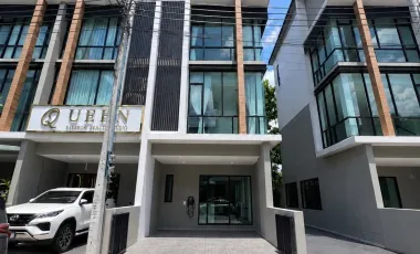 For rent 3 bedrooms townhouse in Bueng Kum, Bangkok