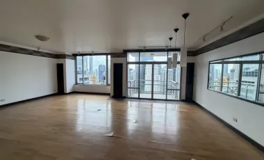 For sale 3 bedrooms condo in Pathum Wan, Bangkok