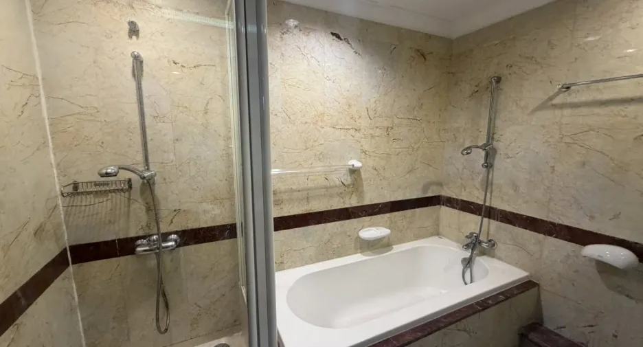 For sale 3 bedrooms condo in Pathum Wan, Bangkok