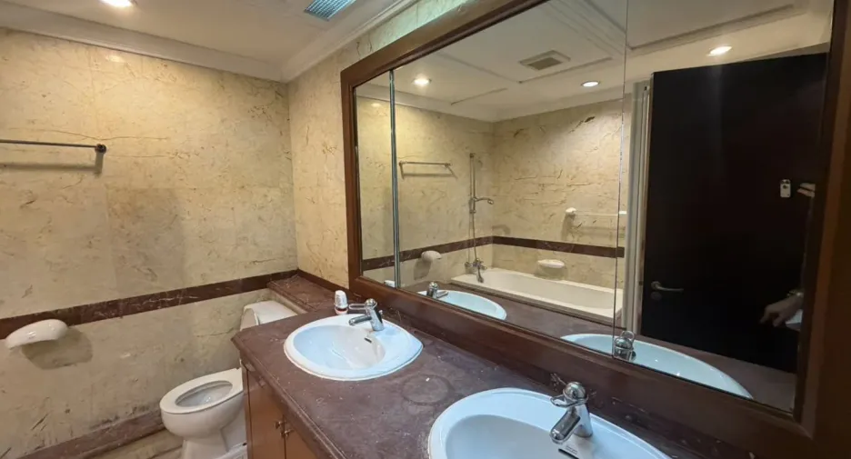 For sale 3 bedrooms condo in Pathum Wan, Bangkok