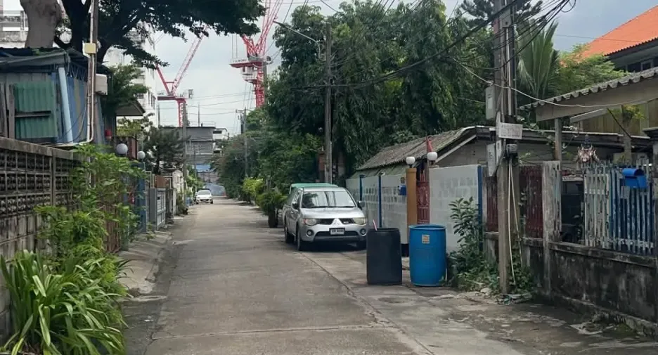 For sale 24 bedrooms townhouse in Phra Khanong, Bangkok