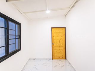 For sale 7 bedrooms townhouse in Huai Khwang, Bangkok