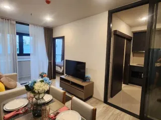 Condo en alquiler de 1 habitaciones en Huai Khwang, Bangkok