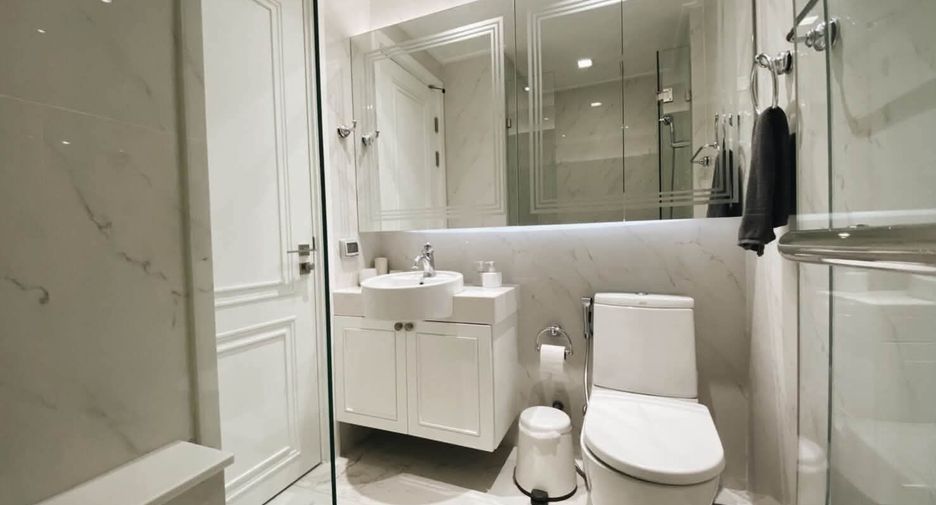 For sale 2 bedrooms condo in Yan Nawa, Bangkok