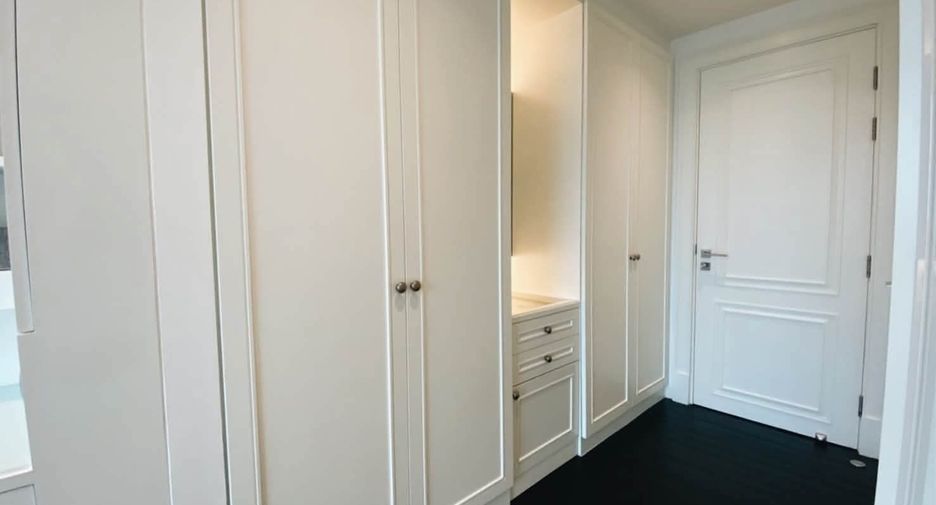 For sale 2 bedrooms condo in Yan Nawa, Bangkok