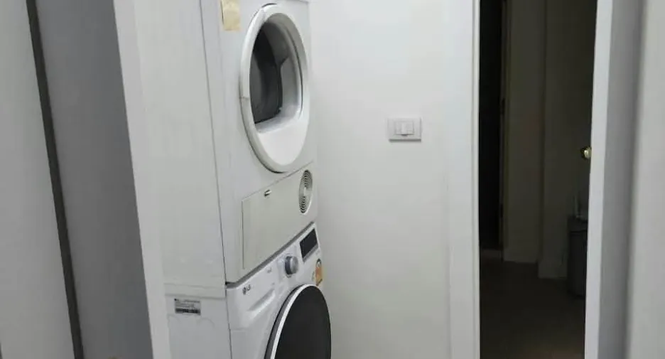 For rent 3 bedrooms condo in Pathum Wan, Bangkok