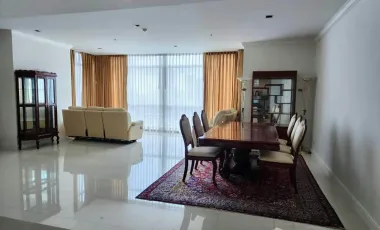 For rent 3 bedrooms condo in Pathum Wan, Bangkok