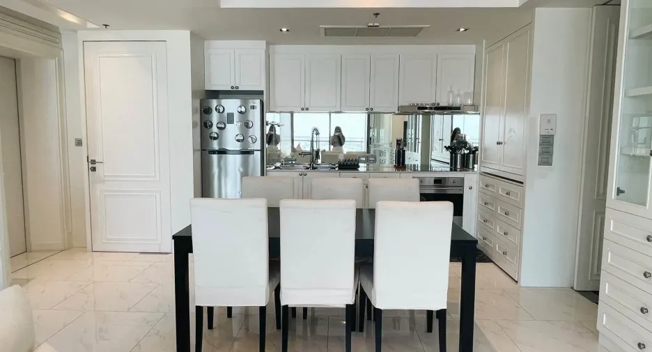 For sale and for rent 2 bedrooms condo in Yan Nawa, Bangkok