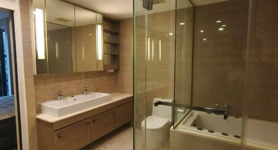 À louer 1 chambre condo à Khlong Toei, Bangkok