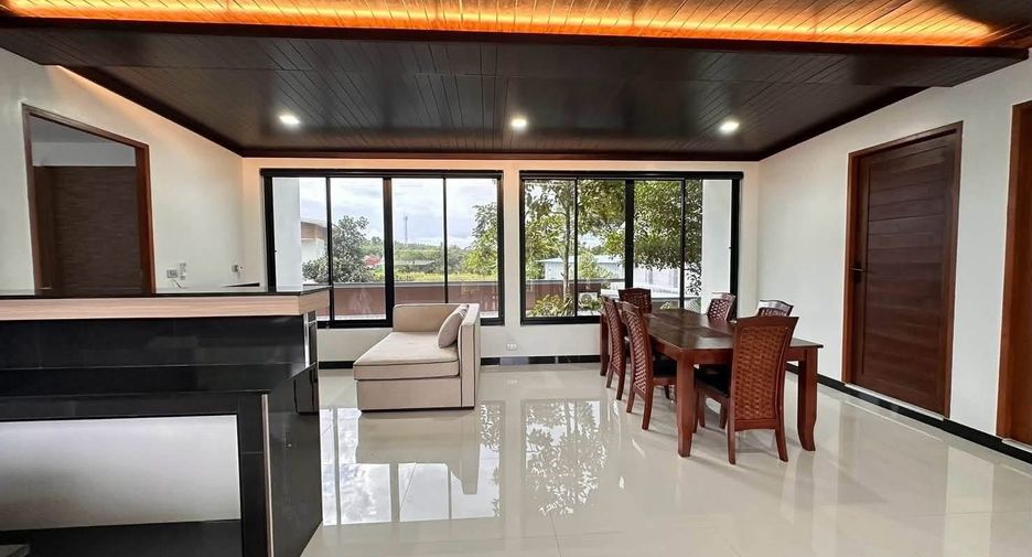 Villa en alquiler de 4 habitaciones en Thalang, Phuket