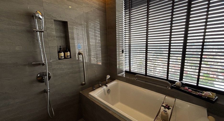 For rent 2 bedrooms apartment in Sathon, Bangkok