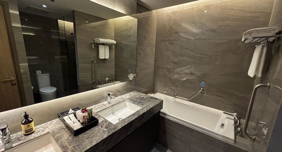 For rent 3 bedrooms apartment in Sathon, Bangkok