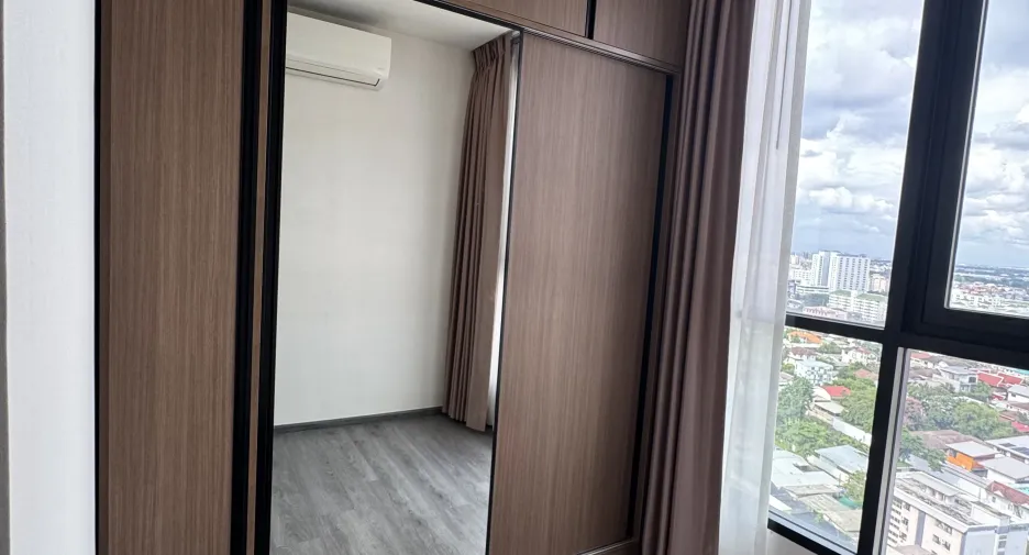 À louer et à vendre 2 chambres condo à Bang Kapi, Bangkok