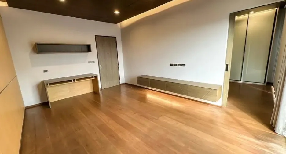 For sale and for rent 5 bedrooms house in Bang Sue, Bangkok