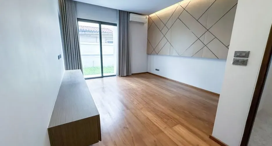 For sale and for rent 5 bedrooms house in Bang Sue, Bangkok