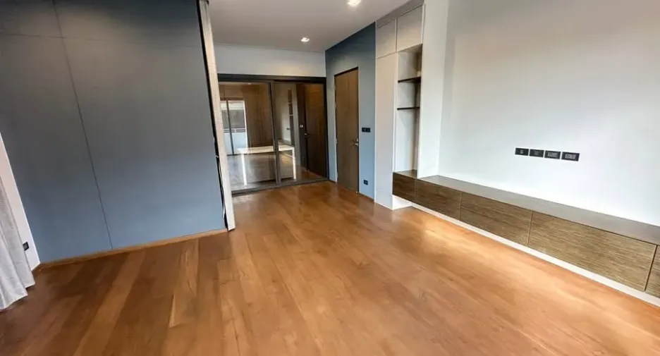 For sale and for rent 5 bedrooms house in Bang Sue, Bangkok