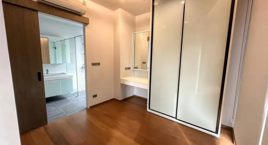 For sale and for rent 5 bedrooms house in Bang Sue, Bangkok