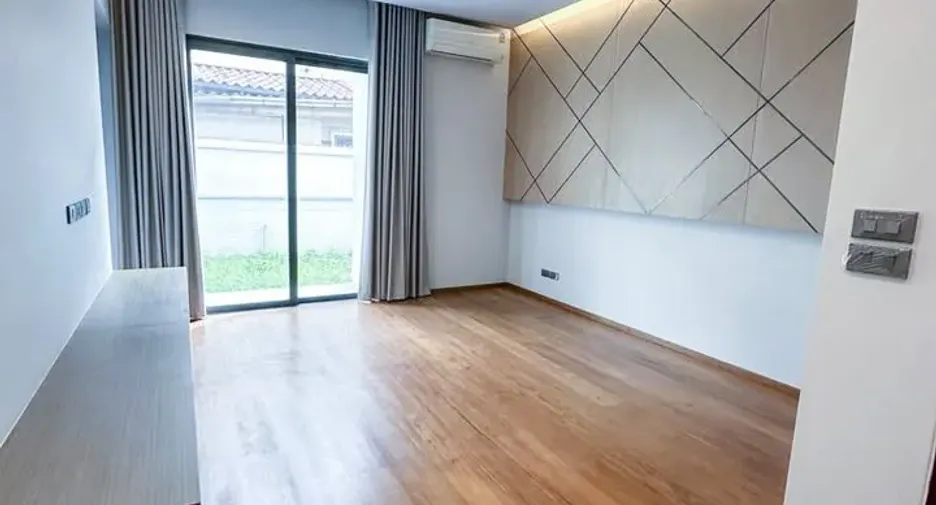 For sale and for rent 5 bedrooms house in Bang Sue, Bangkok