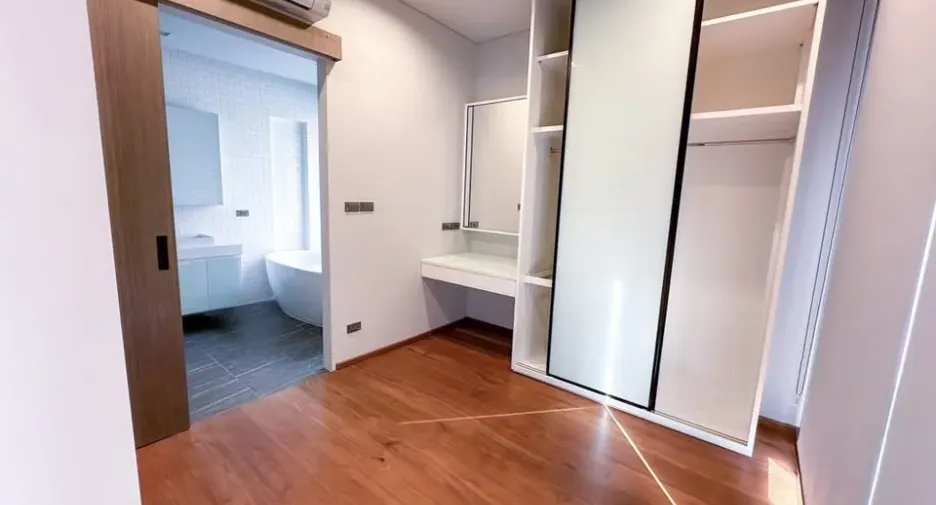For sale and for rent 5 bedrooms house in Bang Sue, Bangkok