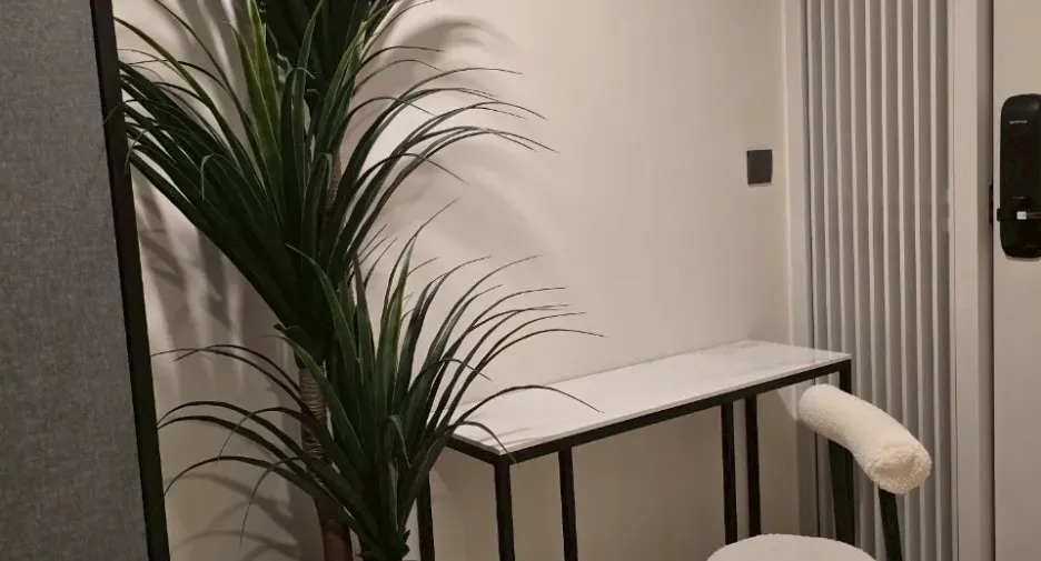 For rent 2 bedrooms condo in Huai Khwang, Bangkok