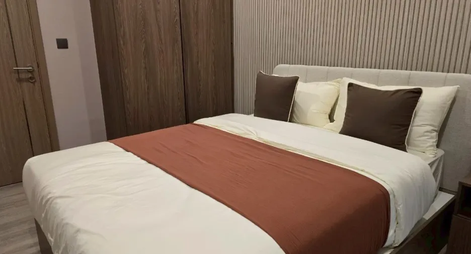 For rent 2 bedrooms condo in Huai Khwang, Bangkok