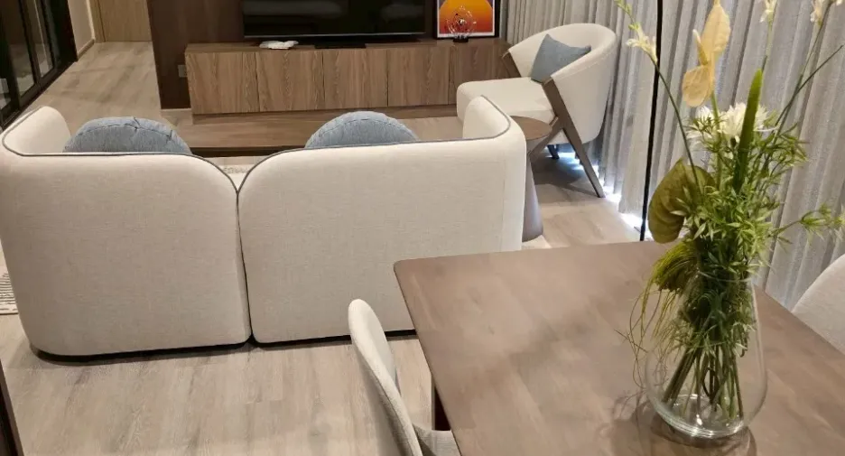 For rent 2 bedrooms condo in Huai Khwang, Bangkok
