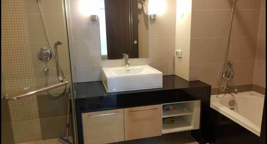 For rent 2 bedrooms condo in Bang Kho Laem, Bangkok