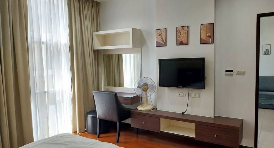 For rent 2 bedrooms condo in Watthana, Bangkok