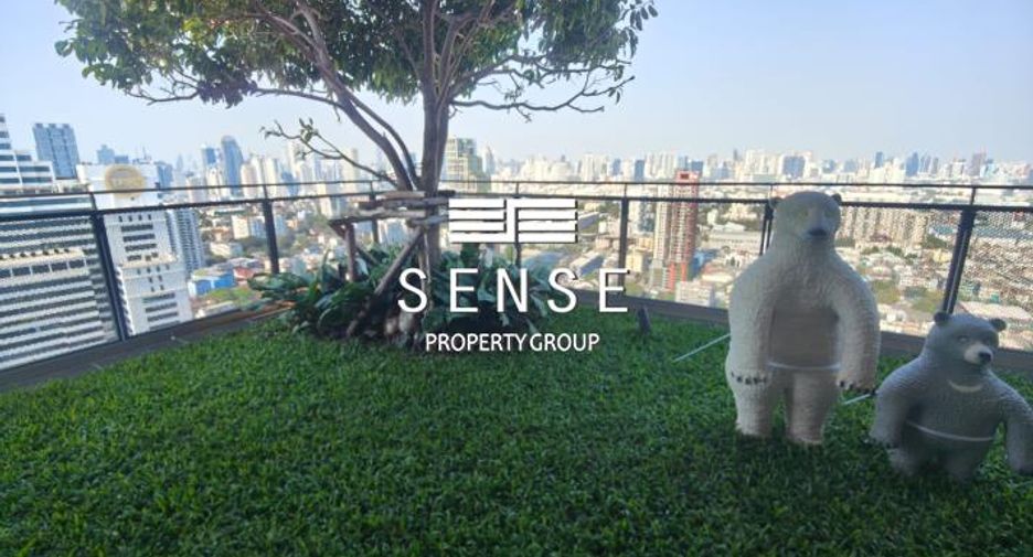 For sale 5 bedrooms condo in Yan Nawa, Bangkok
