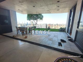 For sale 5 bedrooms condo in Yan Nawa, Bangkok