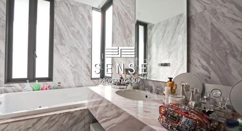 Casa en venta y en alquiler de 6 habitaciones en Watthana, Bangkok