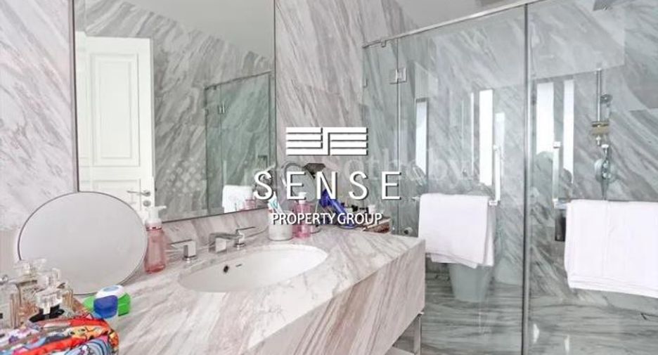 Casa en venta y en alquiler de 6 habitaciones en Watthana, Bangkok