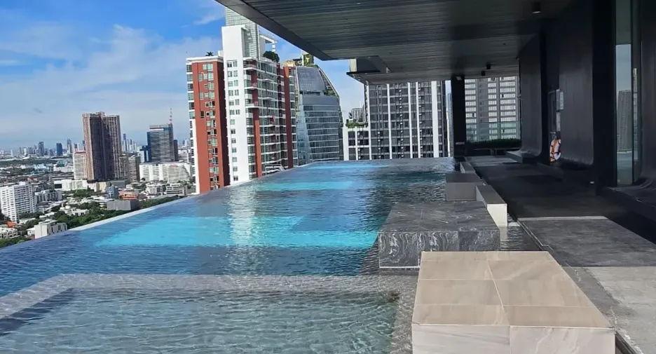 For rent 1 bed condo in Watthana, Bangkok