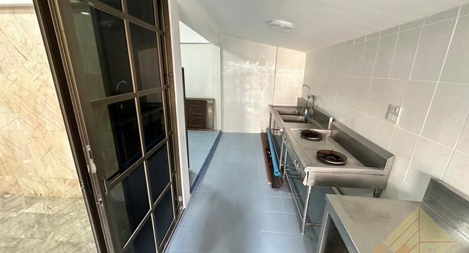 Haus zum Kauf mit 1 Zimmer in Bang Lamung, Chonburi
