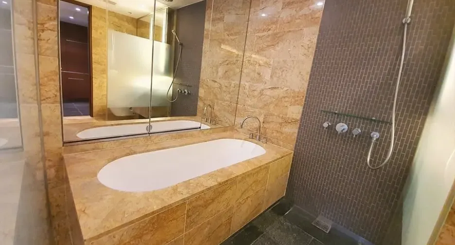 For rent 1 bed condo in Pathum Wan, Bangkok