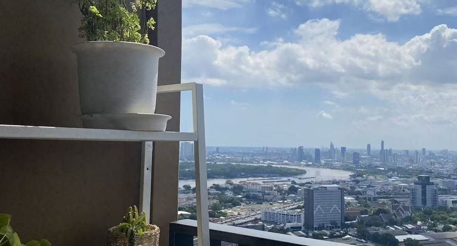 For rent 1 bed condo in Khlong Toei, Bangkok