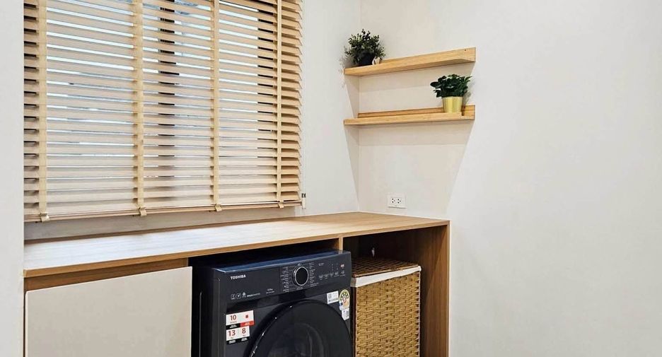 For rent 3 bedrooms townhouse in Bang Phli, Samut Prakan