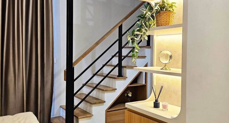 For rent 3 bedrooms townhouse in Bang Phli, Samut Prakan