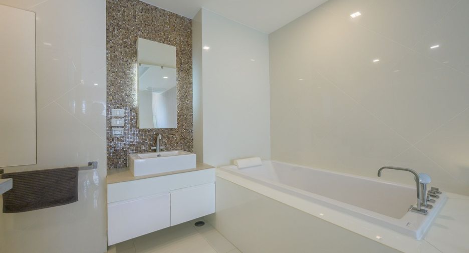For sale 3 bedrooms condo in Bang Lamung, Chonburi